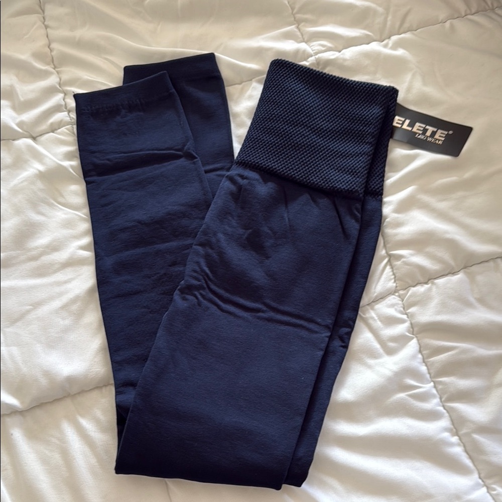 NWT Navy YELETE Leggings with Ribbed Waistband ONESIZE